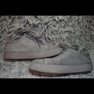 Qupid Picton-01 Khaki Monochromatic suede Sneakers